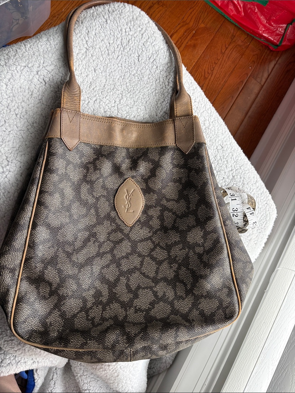 Yves Saint Laurent Giraffe Print Brown Pattern CoatedCanvas Tote Tan LeatherTrim